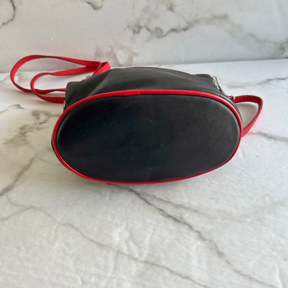 Primo Sacchi Women's black and red leather crossbody bag, adjustable strap - Picture 5 of 9